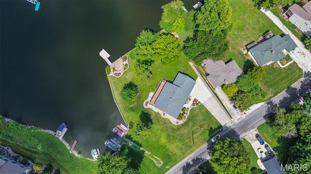 369 E Lake Drive, Edwardsville, IL 62025