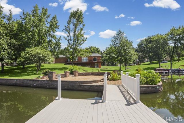 369 E Lake Drive, Edwardsville, IL 62025