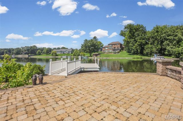 369 E Lake Drive, Edwardsville, IL 62025