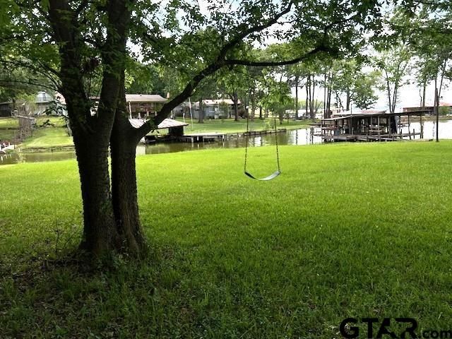 17418 Lakeview Dr, Flint, TX 75762