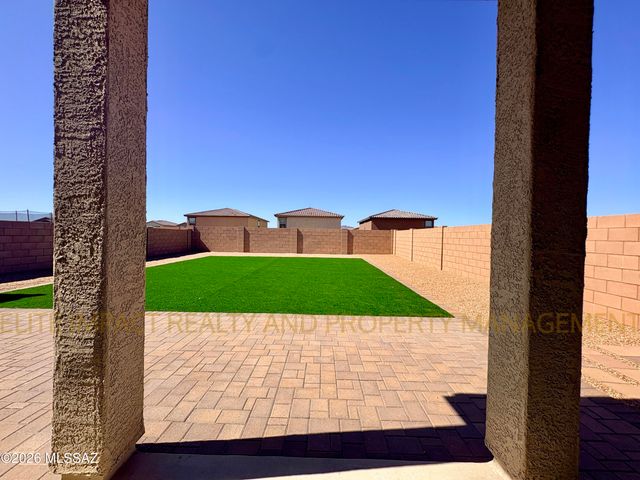 7064 W Vineridge Drive, Tucson, AZ 85757