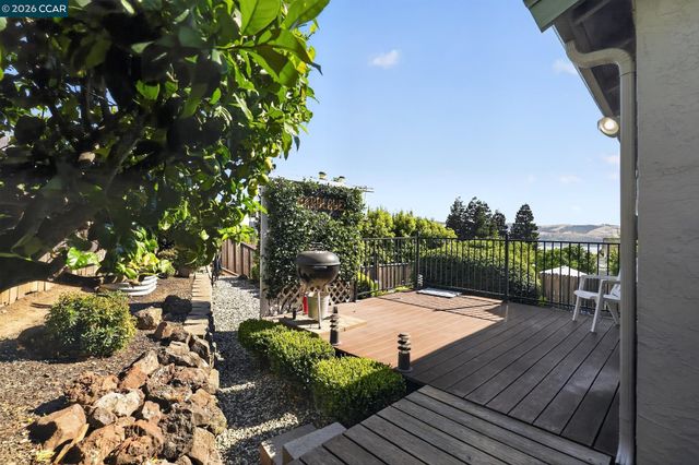 550 Lori Dr, Benicia, CA 94510