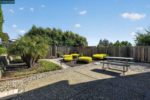 550 Lori Dr, Benicia, CA 94510