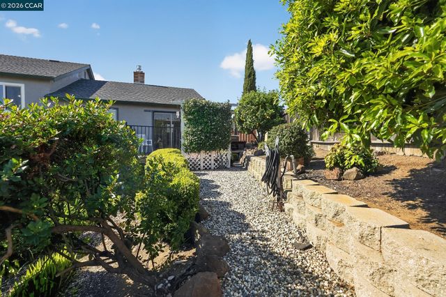 550 Lori Dr, Benicia, CA 94510