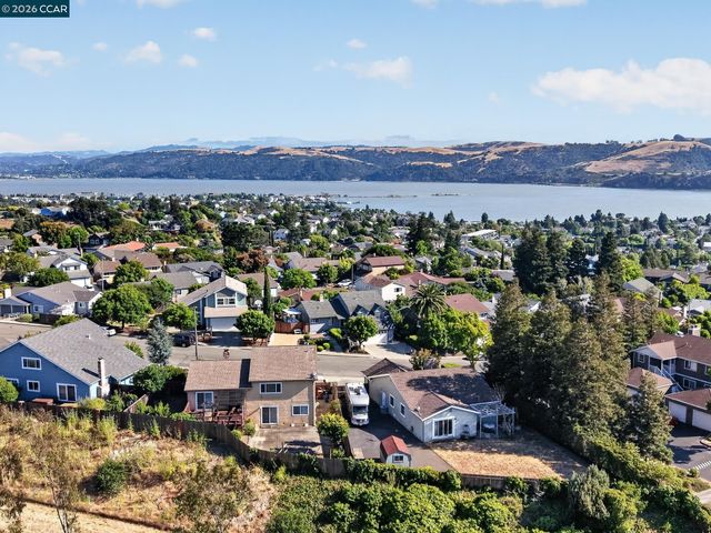 550 Lori Dr, Benicia, CA 94510