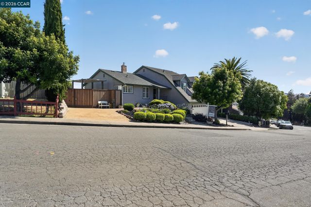 550 Lori Dr, Benicia, CA 94510