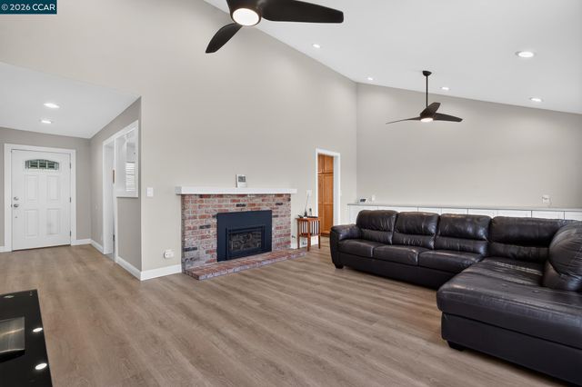 550 Lori Dr, Benicia, CA 94510
