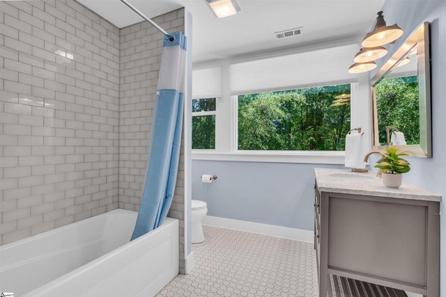 401 Tracy Trail, Greer, SC 29651