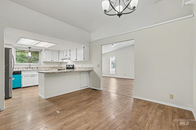 1576 S Linda Vista Ave, Boise, ID 83709