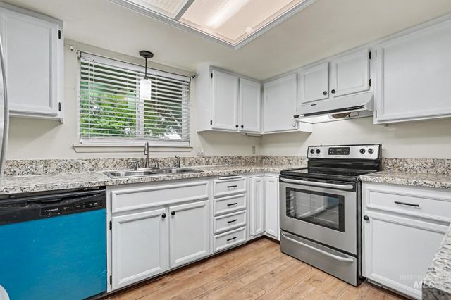 1576 S Linda Vista Ave, Boise, ID 83709