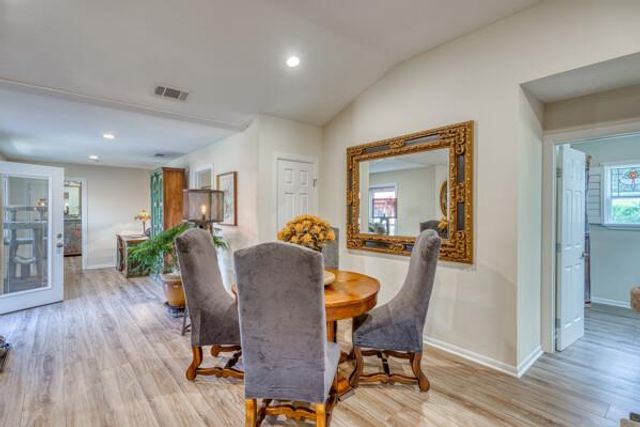 215 E McGee TRL, Kingsland, TX 78639