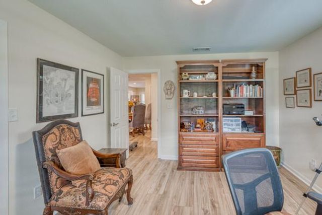 215 E McGee TRL, Kingsland, TX 78639