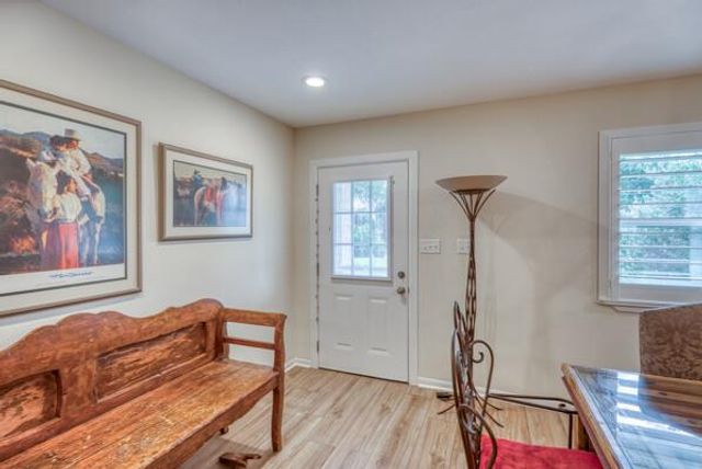 215 E McGee TRL, Kingsland, TX 78639