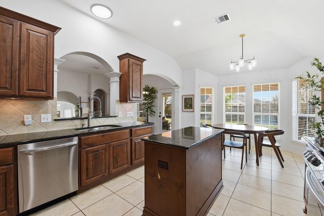 12806 Shadow Canyon Lane, Pearland, TX 77584