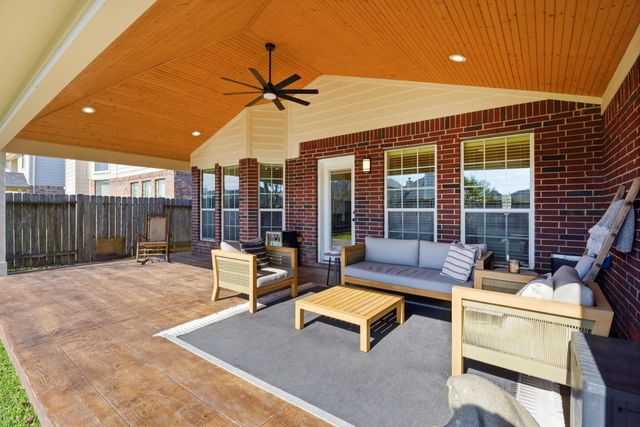 12806 Shadow Canyon Lane, Pearland, TX 77584