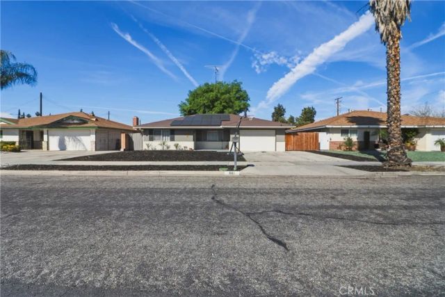 661 S Carmalita, Hemet, CA 92543