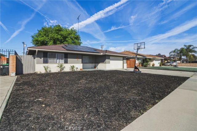 661 S Carmalita, Hemet, CA 92543