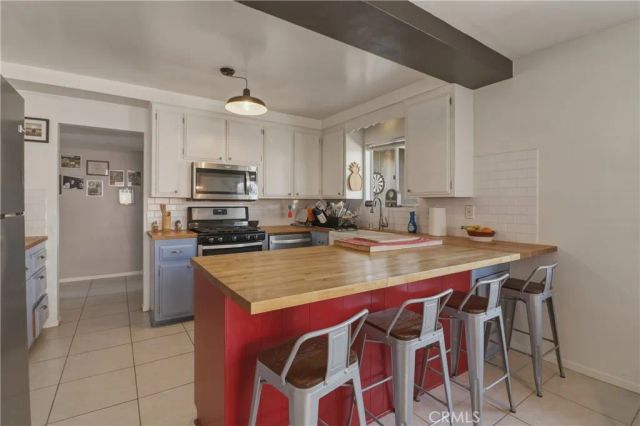 661 S Carmalita, Hemet, CA 92543