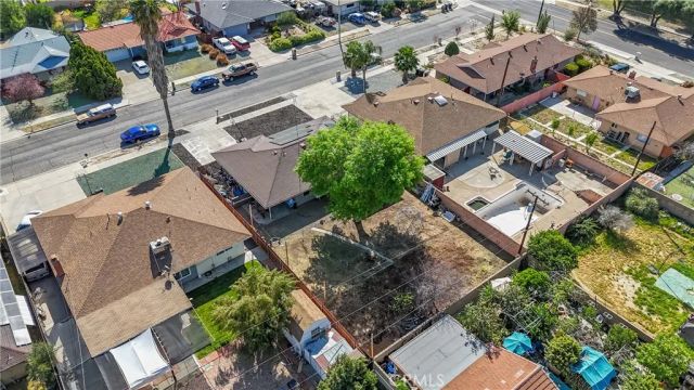 661 S Carmalita, Hemet, CA 92543