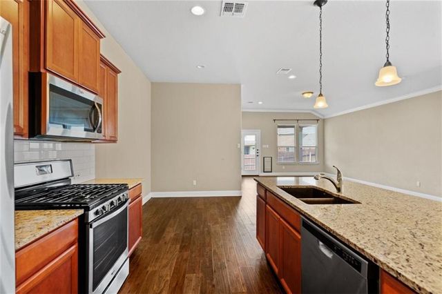 215 Methodius DR, Hutto, TX 78634