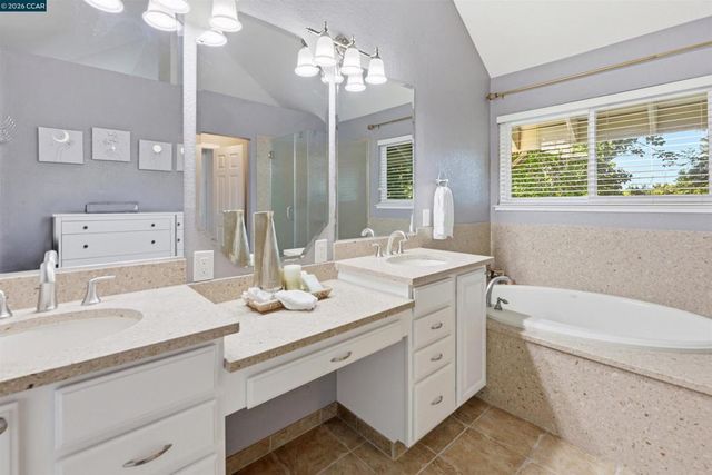 142 Sussex Ct, San Ramon, CA 94582