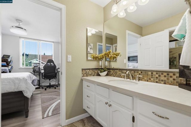 142 Sussex Ct, San Ramon, CA 94582