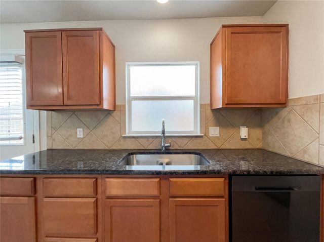 965 Sweet Gum DR, Kyle, TX 78640