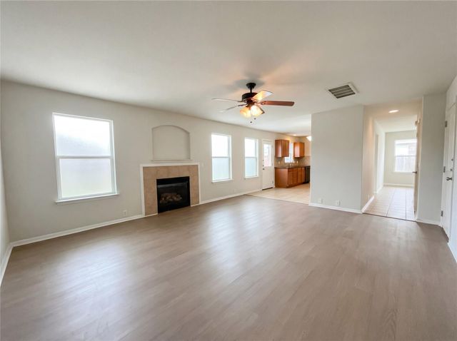 965 Sweet Gum DR, Kyle, TX 78640