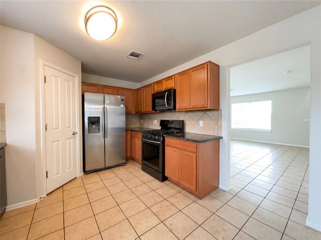 965 Sweet Gum DR, Kyle, TX 78640