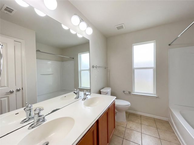 965 Sweet Gum DR, Kyle, TX 78640