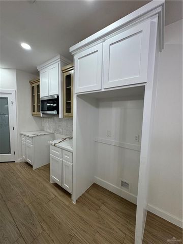 809 E Costa Del Sol Avenue, Edinburg, TX 78542