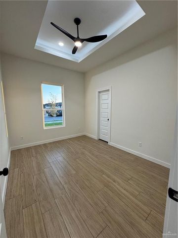 809 E Costa Del Sol Avenue, Edinburg, TX 78542