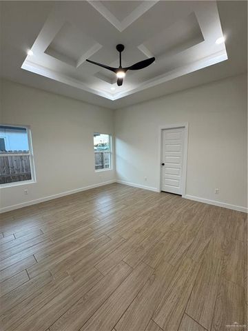 809 E Costa Del Sol Avenue, Edinburg, TX 78542