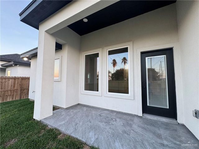 809 E Costa Del Sol Avenue, Edinburg, TX 78542