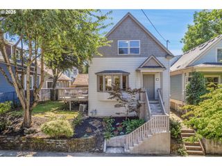 78 Ne IVY St, Portland, OR 97212