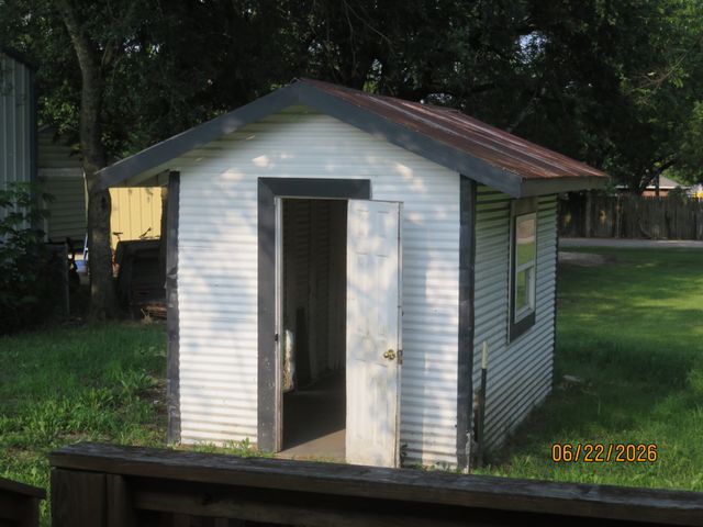 705 S Patterson Street, Campbell, TX 75422
