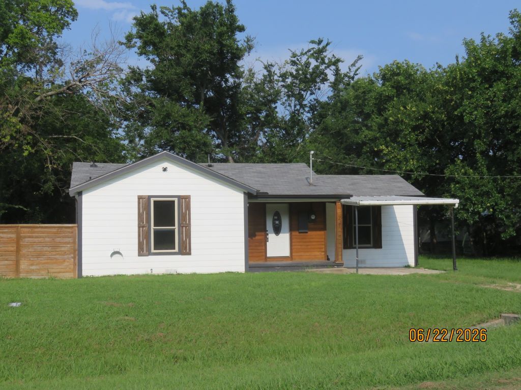 705 S Patterson Street, Campbell, TX 75422