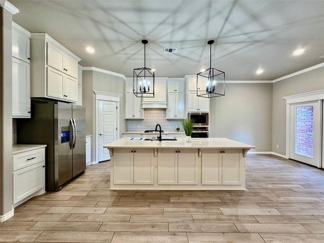 532 Texoma Drive, Edmond, OK 73025