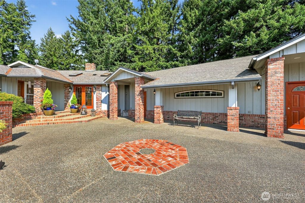 18525 Paulson Street SW, Rochester, WA 98579