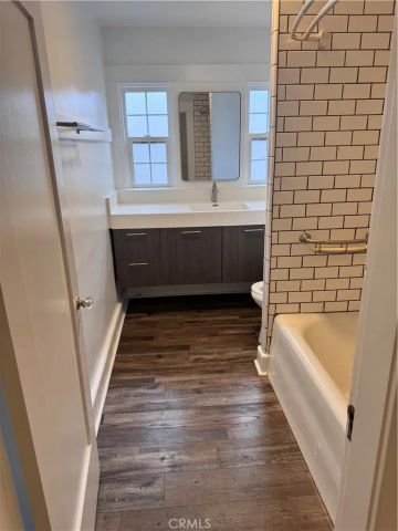 1261 S Plymouth Blvd, Los Angeles, CA 90019