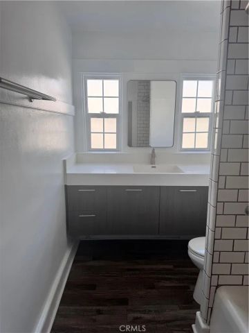 1261 S Plymouth Blvd, Los Angeles, CA 90019