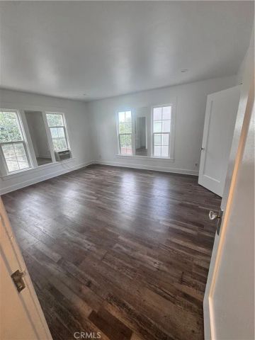 1261 S Plymouth Blvd, Los Angeles, CA 90019