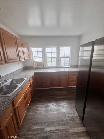 1261 S Plymouth Blvd, Los Angeles, CA 90019