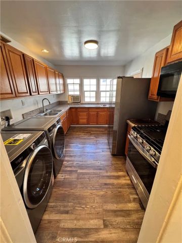 1261 S Plymouth Blvd, Los Angeles, CA 90019