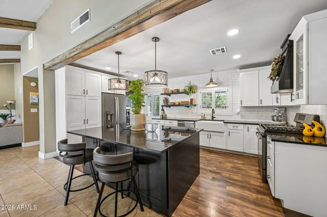 2117 W WINDSOR Avenue, Phoenix, AZ 85009