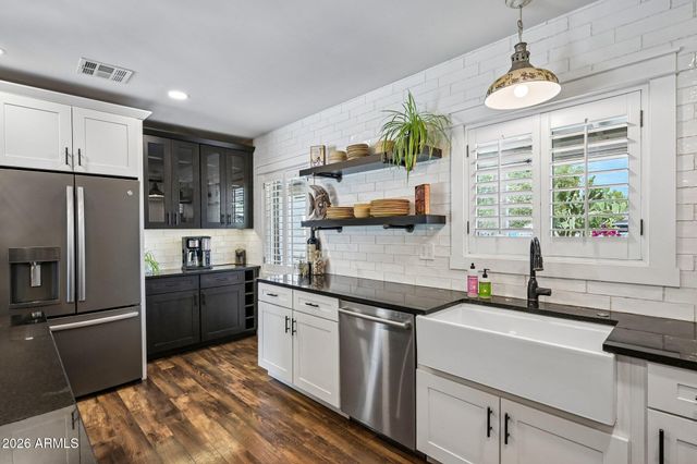 2117 W WINDSOR Avenue, Phoenix, AZ 85009
