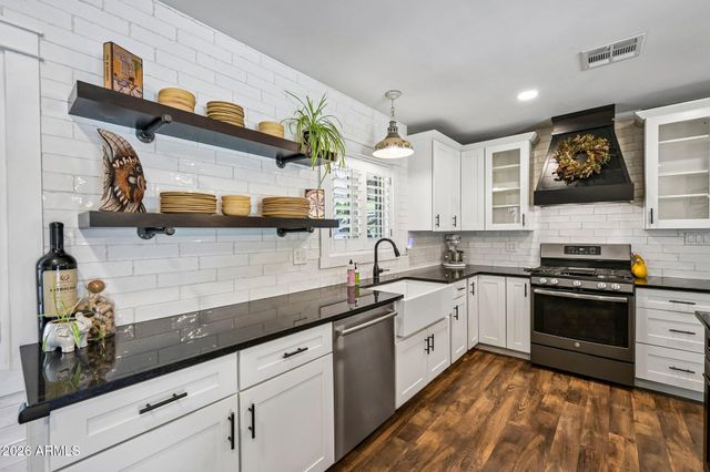 2117 W WINDSOR Avenue, Phoenix, AZ 85009