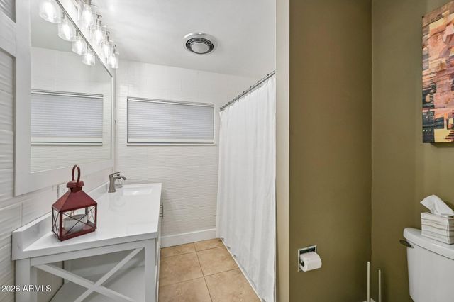 2117 W WINDSOR Avenue, Phoenix, AZ 85009