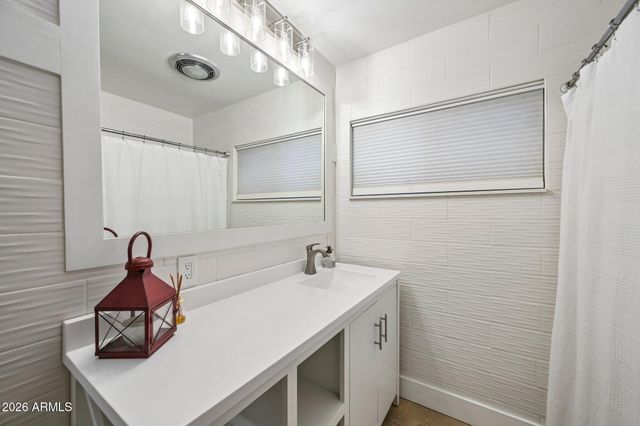 2117 W WINDSOR Avenue, Phoenix, AZ 85009