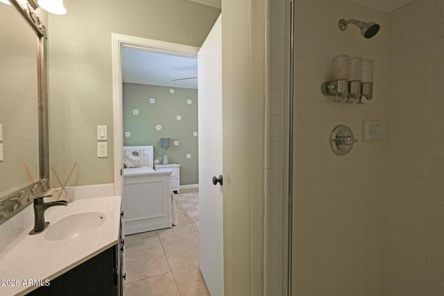 2117 W WINDSOR Avenue, Phoenix, AZ 85009